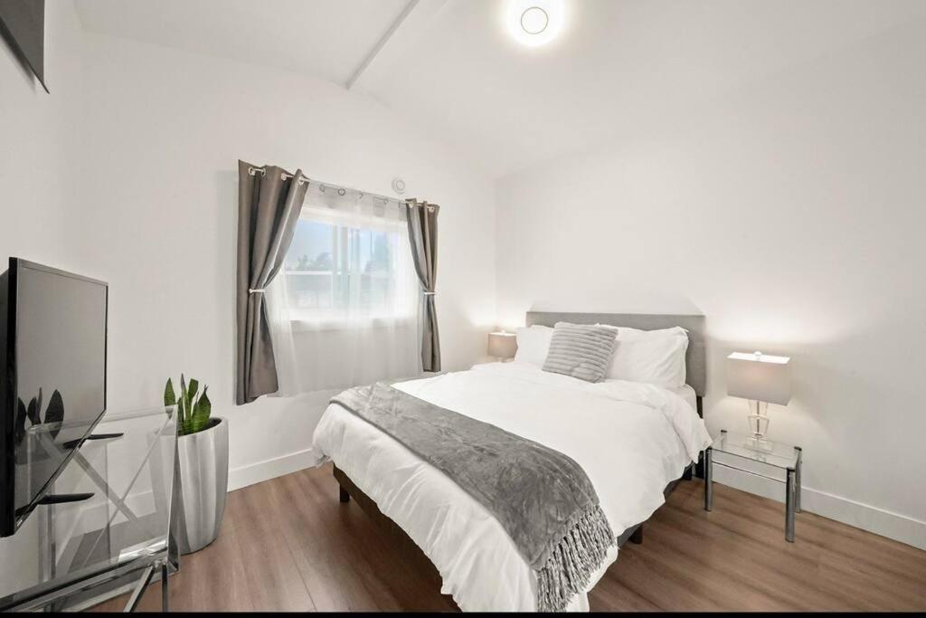Entire New Cozy And Modern 2-Storey House Ванкувер Экстерьер фото