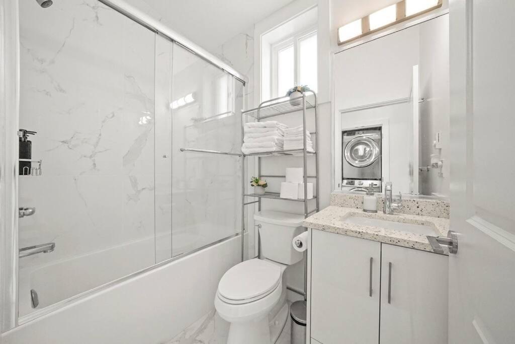 Entire New Cozy And Modern 2-Storey House Ванкувер Экстерьер фото