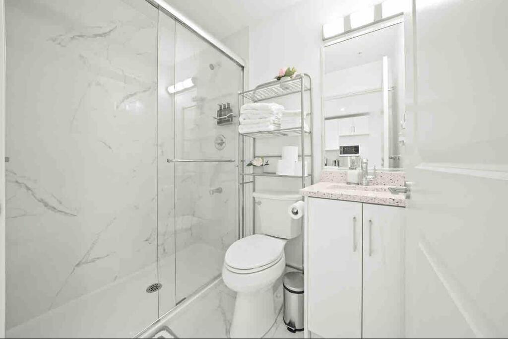 Entire New Cozy And Modern 2-Storey House Ванкувер Экстерьер фото