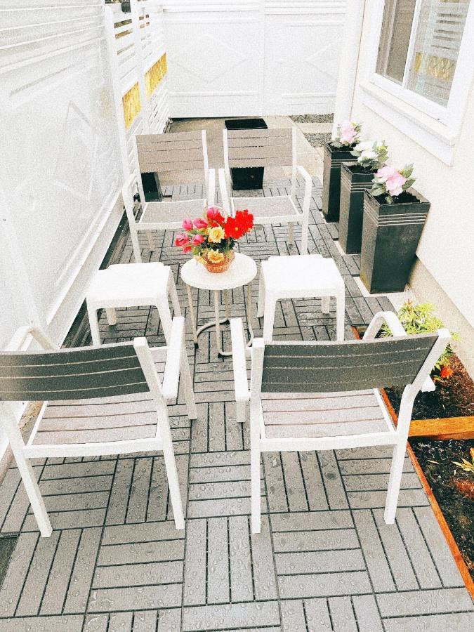 Entire New Cozy And Modern 2-Storey House Ванкувер Экстерьер фото