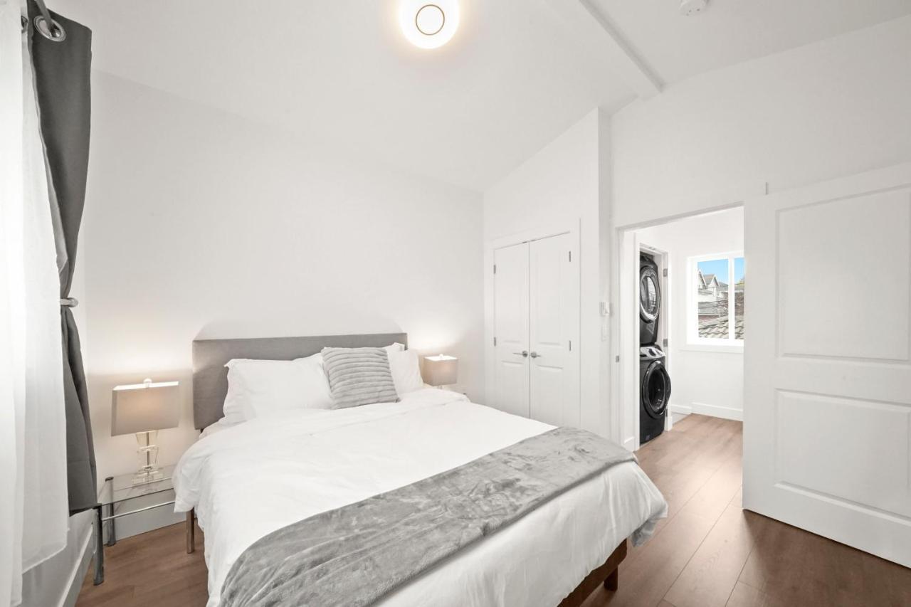 Entire New Cozy And Modern 2-Storey House Ванкувер Экстерьер фото